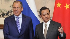 Ngoại trưởng Nga gọi lập trường của Tổng thống Pháp về Syria là 'thực dân'