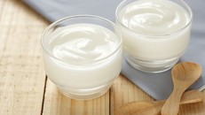 Lợi ích không ngờ khi ăn sữa chua ngay trước bữa ăn