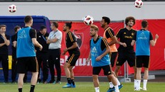 Bỉ giữ chân các siêu sao trước thềm đại chiến với Pháp