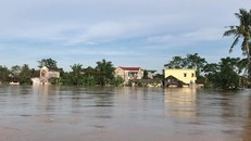 Nhiều nơi tại huyện Vĩnh Lộc đã bị chia cắt do nước lũ. Ảnh: Báo Thanh Hóa