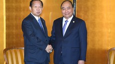 Thủ tướng tiếp Tổng Thư ký Đảng Dân chủ tự do Nhật Bản, Chủ tịch Liên minh Nghị sĩ hữu nghị Nhật-Việt Toshihiro Nikai. Ảnh: VGP
