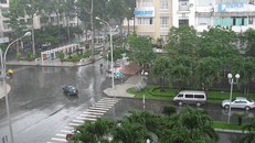 Vùng áp thấp gây mưa lớn cho các tỉnh Nam Trung Bộ và Nam Bộ