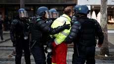 Bạo động khiến hàng trăm người bị thương, chính quyền Paris họp khẩn