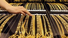 Giá vàng ngày 4/12: Đồng USD suy giảm kích thích kim quý vàng tăng mạnh