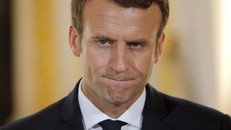 Tổng thống Pháp chấp nhận đàm phán với phe 'áo vàng'