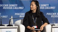 Bà Mạnh Vãn Chu được trở về nhà sau khi nộp 10 triệu USD tiền bảo lãnh