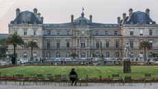 Thượng viện Pháp bác bỏ yêu cầu bỏ phiếu bất tín nhiệm của phe cánh tả