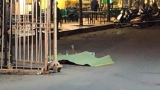 Nạn nhân bị cứa cổ tử vong tại chỗ. Ảnh: Dân Việt