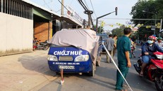 Thi thể của nạn nhân được phát hiện trên xe. Ảnh: VietNamNet