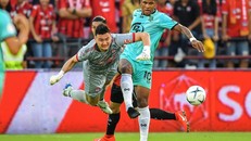 Thủ môn Văn Lâm đã có ngày thi đấu tốt mặc dù không thể cản phá thành công quả penalty. Ảnh: TTVN