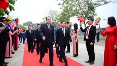 Phó Tổng giám đốc Tâp đoàn Viettel Hoàng Sơn và Phái đoàn cấp cao Triều Tiên. Ảnh: TTXVN