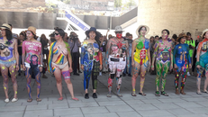 Chile:Phụ nữ khỏa thân kêu gọi nữ quyền trước thềm ngày Quốc tế Phụ nữ