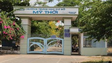 Trường THCS Mỹ Thới - nơi xảy ra sự việc. Ảnh: Zing