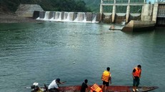 Lực lượng chức năng truy tìm thi thể nạn nhân May. Ảnh: VTC News