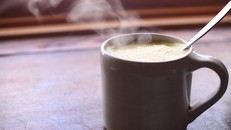 Thức uống gì có lợi cho giấc ngủ của bạn?