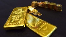 Giá vàng ngày 23/8: Thị trường điều chỉnh về mức thấp 