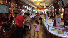 Giá vàng ngày 26/8: Thương chiến Mỹ-Trung đẩy vàng lên mốc cao nhất 6 năm