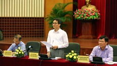 Phó Thủ tướng Vũ Đức Đam mong muốn các nhà khoa học cùng nhau nghiên cứu, đưa ra khuyến nghị và tham gia giải quyết những vấn đề đặt ra hiện nay đối với tập tục ma chay, mai táng. Ảnh: VGP