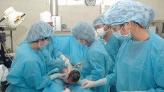 Cứu sống sản phụ rơi vào hôn mê sâu sau khi mổ lấy thai