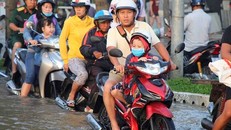 Cần Thơ cho học sinh nghỉ tiếp một ngày do ngập úng