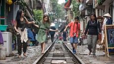 Hà Nội dẹp bỏ kinh doanh cà phê ven đường sắt