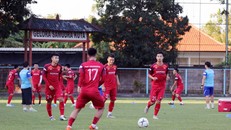 ĐT Việt Nam tập buổi đầu tiên tại Bali: Trở lại với sự tập trung cao độ