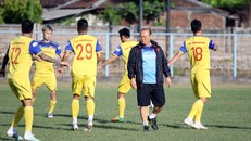 ĐT Việt Nam tập làm quen sân thi đấu tại Bali