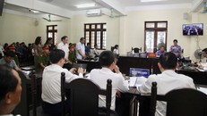 Xét xử gian lận thi cử Hà Giang: Công bố đoạn tin nhắn nhờ nâng điểm