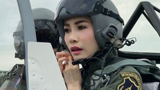 Một bức ảnh của Hoàng Quý phi Sineenart Pilaskalayanee được công bố trên trang web của Hoàng gia Thái Lan vào cuối tháng 8, bức ảnh sau đó đã bị gỡ bỏ.