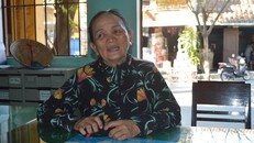 Bà Nguyễn Thị Gió - người trong clip có hành vi đe dọa khách nước ngoài. Ảnh: SGGP