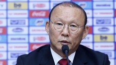 HLV Park Hang-seo nói gì sau khi ký hợp đồng 'kỷ lục'