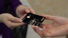 Ra mắt thẻ tín dụng kim loại, TPBank mong muốn tấm thẻ mang lại cảm giác sang trọng, đẳng cấp và khác biệt.