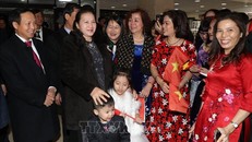 Chủ tịch Quốc hội Nguyễn Thị Kim Ngân thăm, gặp gỡ cộng đồng người Việt Nam tại Nga