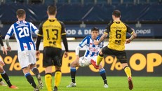 Văn Hậu có trận ra mắt đội 1 SC Heerenveen