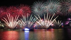 Lo ngại biểu tình, Hong Kong hủy bỏ bắn pháo hoa giao thừa