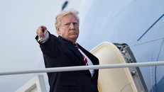 Trump đe dọa tấn công 52 cơ sở của Iran