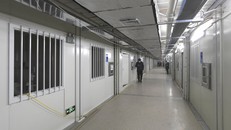 Cận cảnh bên trong bệnh viện Hỏa Thần Sơn tại Vũ Hán. Ảnh: AP