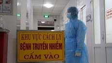 Bệnh nhi 3 tháng tuổi mắc Covid-19 được chuyển xuống BV Nhi trung ương