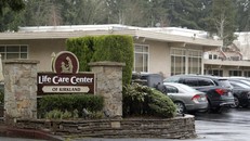 Trung tâm điều dưỡng Life Care Center - nơi có 4 người tử vong do Covid-19 tại Mỹ. Ảnh: AP