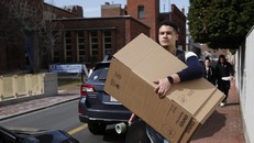 Sinh viên Harvard phải rời khỏi ký túc xá trong vòng 5 ngày