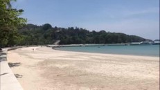 Đảo Phuket vắng bóng du khách trong mùa dịch