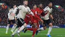 Ngoại hạng Anh chốt thi đấu sân trung lập