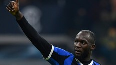 Hai nửa xanh, đỏ thành Milan quay trở lại tập luyện