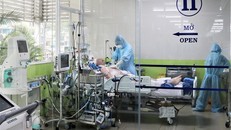 Bệnh nhân 91 đang được điều trị tại BV Chợ Rẫy. Ảnh:SGGP