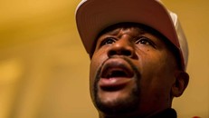 Floyd Mayweather đề nghị trang trải phí mai táng George Floyd