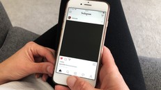 Những ô vuông đen đang tràn ngập trên mạng xã hội Instagram. Ảnh: Getty Images