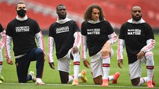 Ngoại hạng Anh ủng hộ phong trào 'Black Lives Matter'