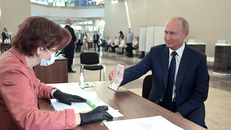 Hiến pháp mới của Nga giúp Putin tại vị tới 2036