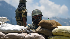 Trung Quốc và Ấn Độ đồng thuận rút quân khỏi biên giới