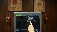 Indonesia bùng nổ dân số vì COVID-19